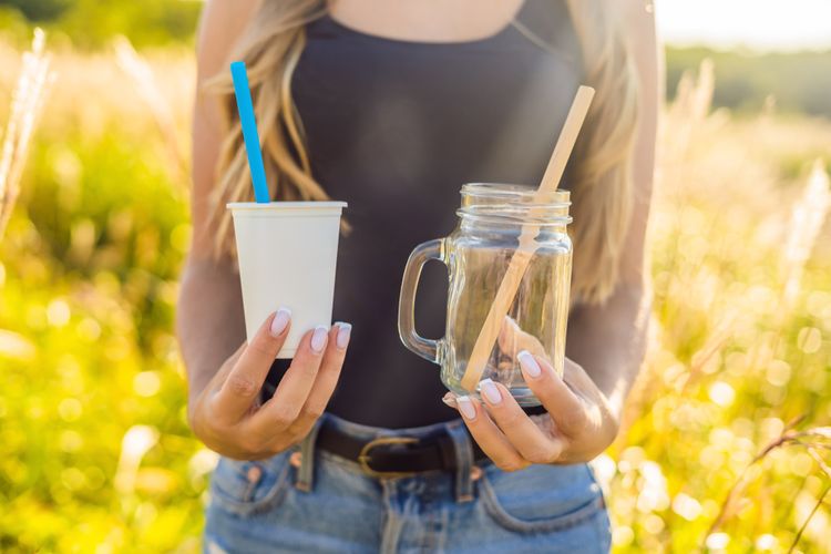 Zero waste filozofia nahrádza jednorázové plasty trvácnejšími materiálmi