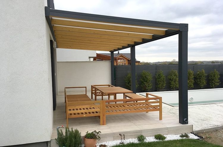 Pergola natretá lazúrou T400